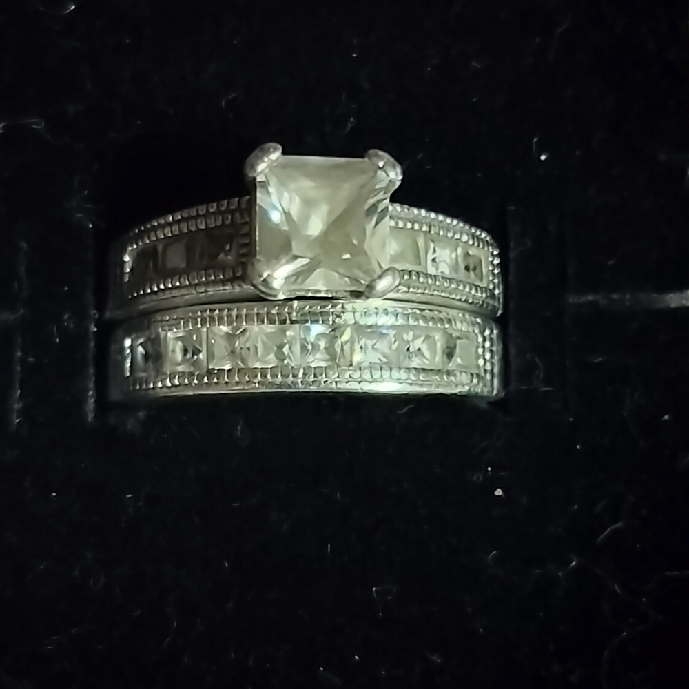 Elegant Silver Women's Ring Set